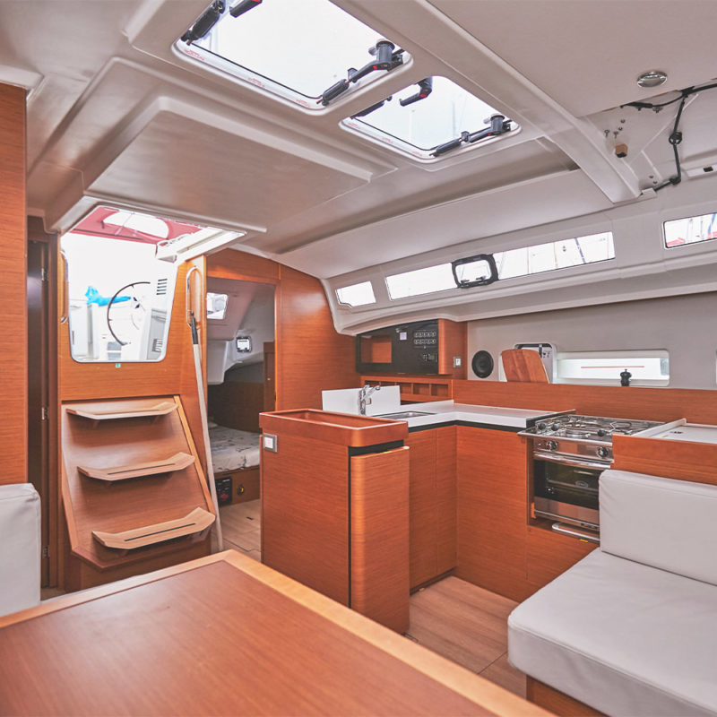 Jeanneau Sun Odyssey 410 vitorlásbérlés | Füredyacht Charter