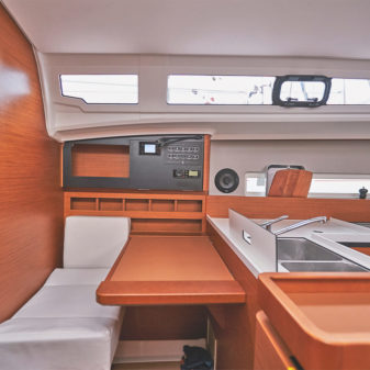 Jeanneau Sun Odyssey 410 vitorlásbérlés | Füredyacht Charter