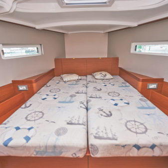 Jeanneau Sun Odyssey 410 vitorlásbérlés | Füredyacht Charter