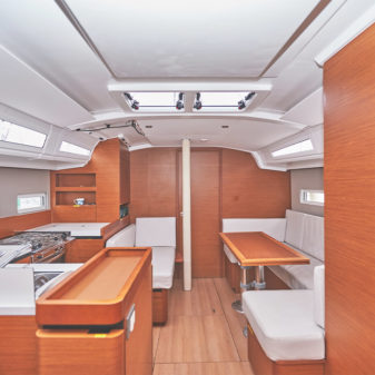 Jeanneau Sun Odyssey 410 vitorlásbérlés | Füredyacht Charter