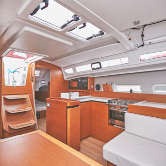 Jeanneau Sun Odyssey 410 vitorlásbérlés | Füredyacht Charter