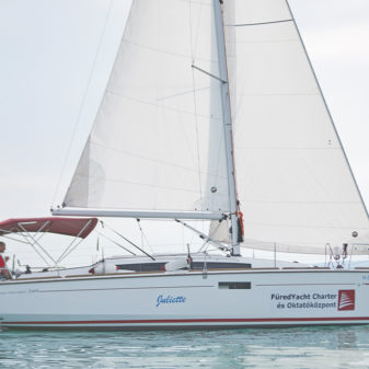 Jeanneau Sun Odyssey 349 túrahajó bérlés Balaton | Füredyacht Charter