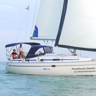 Bavaria 37 sailboat charter | Füredyacht Charter