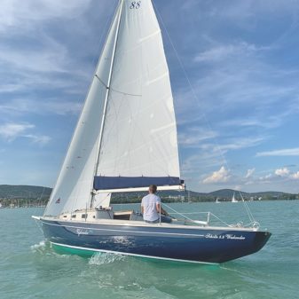 Scholtz 8.8 sailboat charter - Füredyacht Charter