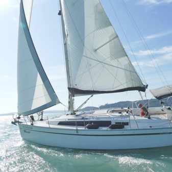 Bavaria Cruiser 33 sailboat charter | Füredyacht Charter