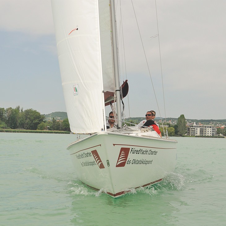 Scholtz 8.8 sailboat charter | Füredyacht Charter