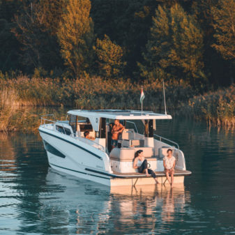 Delphia 10 LoungeTop e-hajó bérlés | Füredyacht Charter