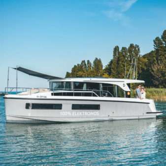 Delphia 11 Sedan e-hajó bérlés | Füredyacht Charter