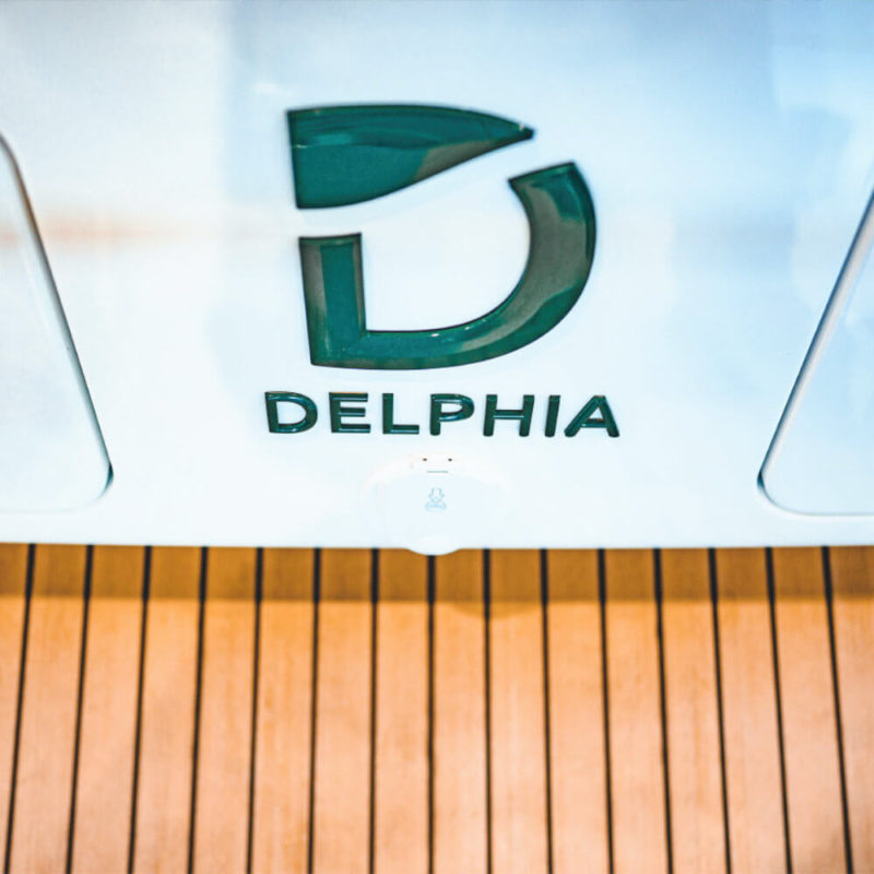 Delphia 11 Sedan e-boat charter | Füredyacht Charter