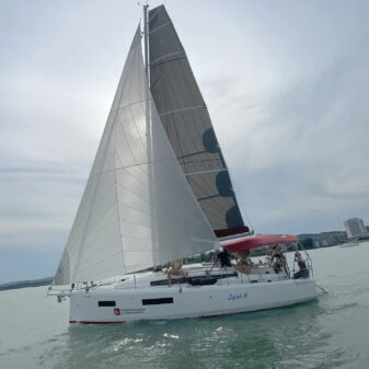 Jeanneau Sun Odyssey 350 túrahajó bérlés Balaton | Füredyacht Charter