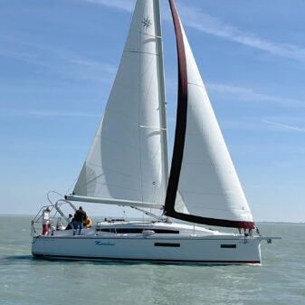 Jeanneau Sun Odyssey 380 túrahajó bérlés Balaton | Füredyacht Charter